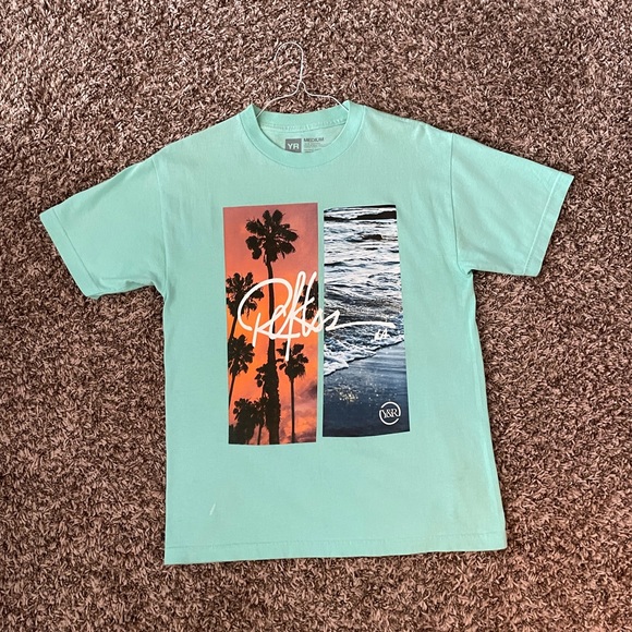 Young and Reckless tshirt - Picture 2 of 6